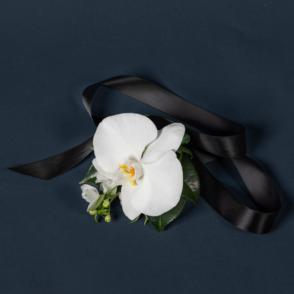 Is It Customary to Give Flowers as a Housewarming Gift?