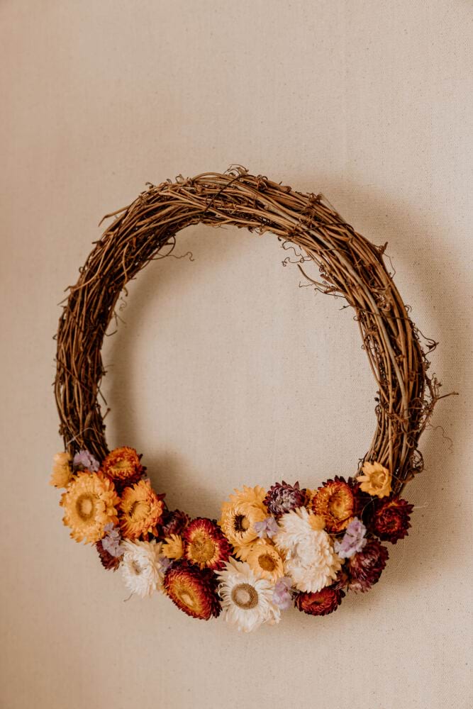 Christmas Wreath - Paper Daisies 
